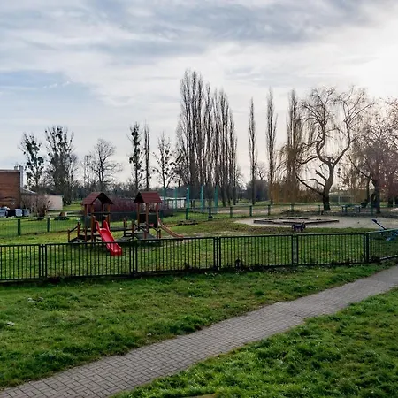 In The Center דירה